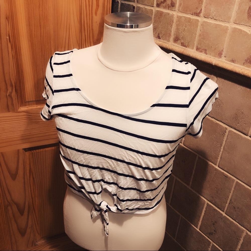NEW!!! Navy and white Crop!